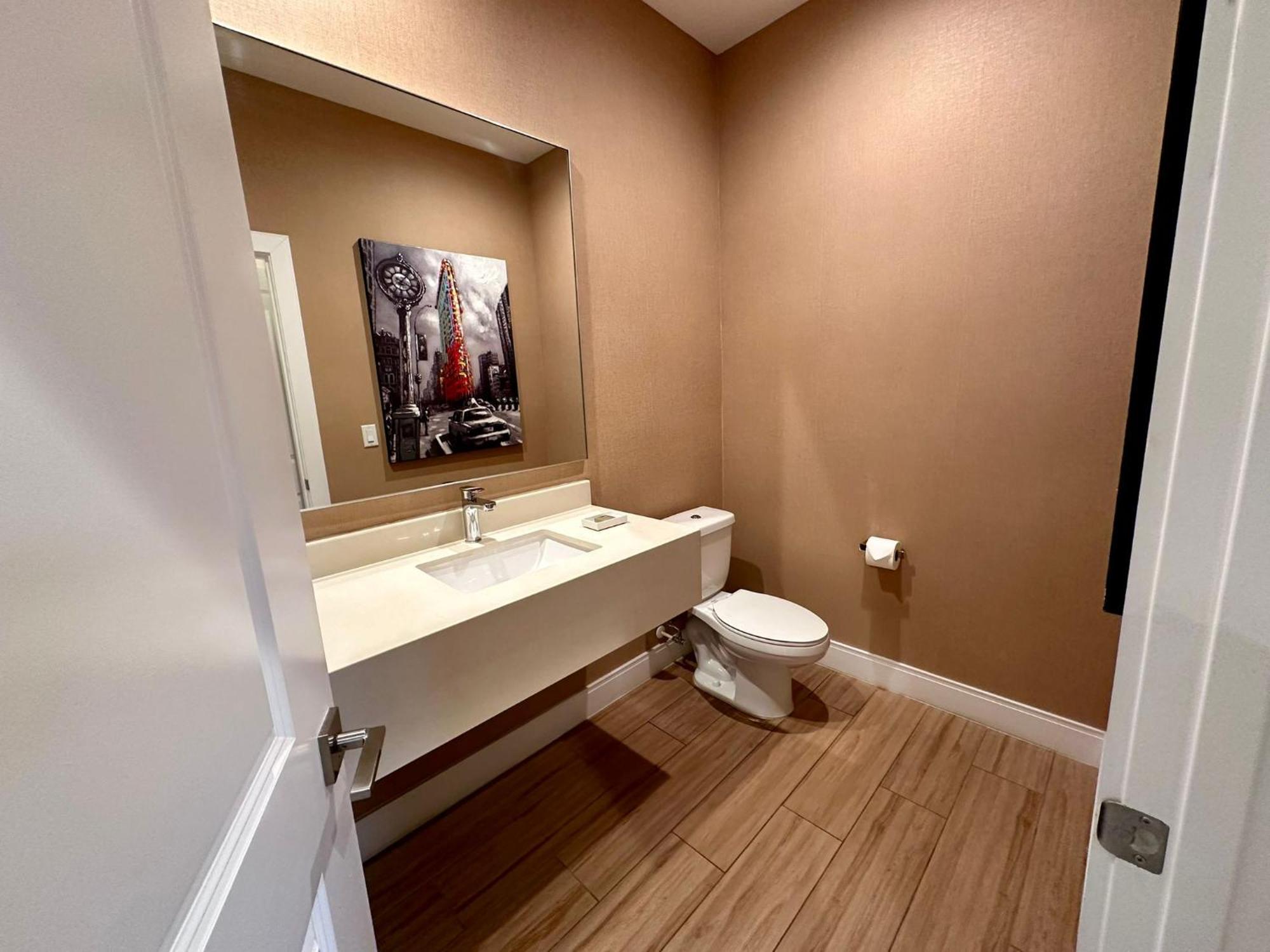 Luxury Home In Orlando With Private Hot Tub - 7 Min From Disney Parks - 3 Bedrooms And 4 Bathrooms! المظهر الخارجي الصورة