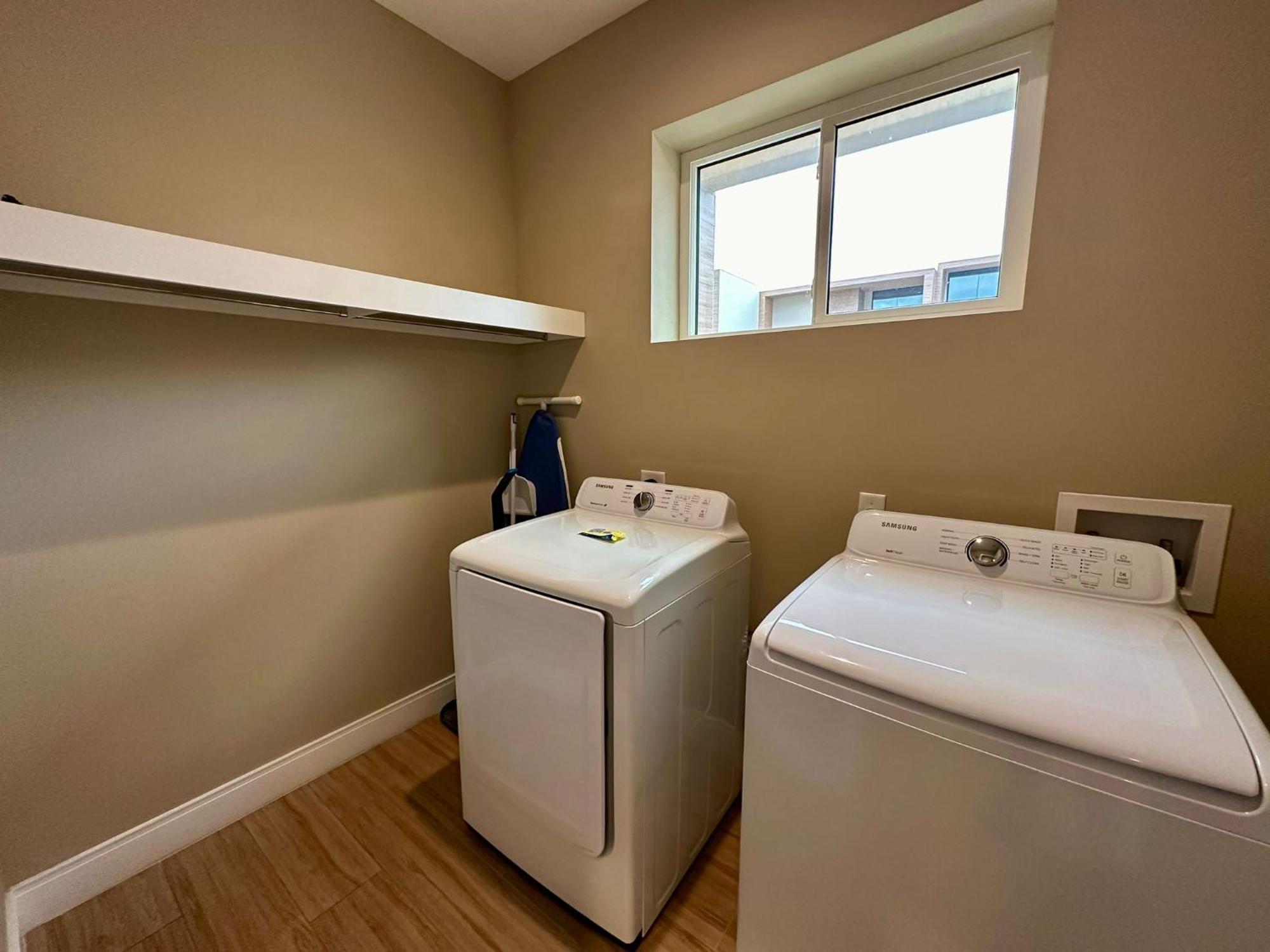 Luxury Home In Orlando With Private Hot Tub - 7 Min From Disney Parks - 3 Bedrooms And 4 Bathrooms! المظهر الخارجي الصورة