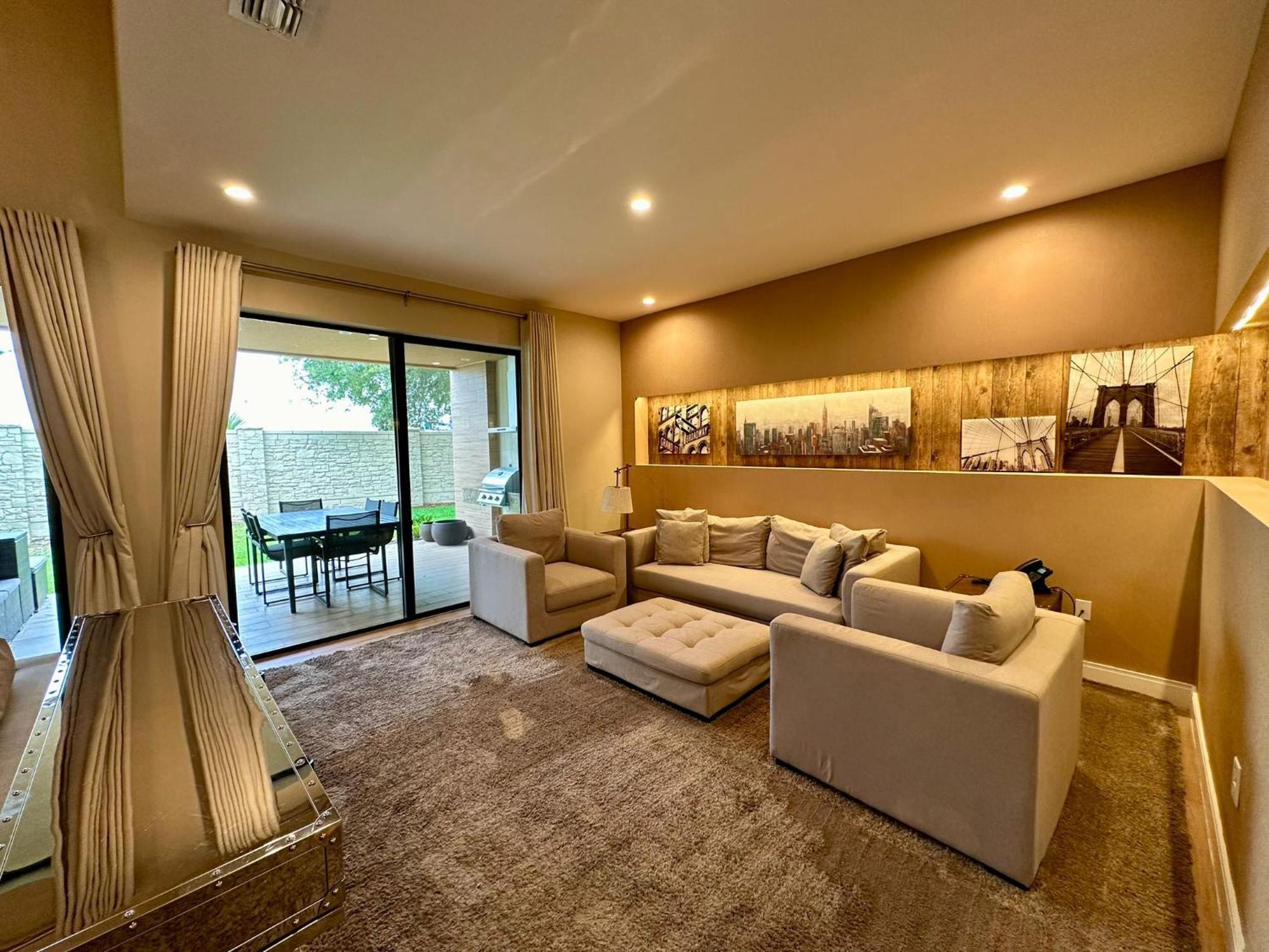 Luxury Home In Orlando With Private Hot Tub - 7 Min From Disney Parks - 3 Bedrooms And 4 Bathrooms! المظهر الخارجي الصورة